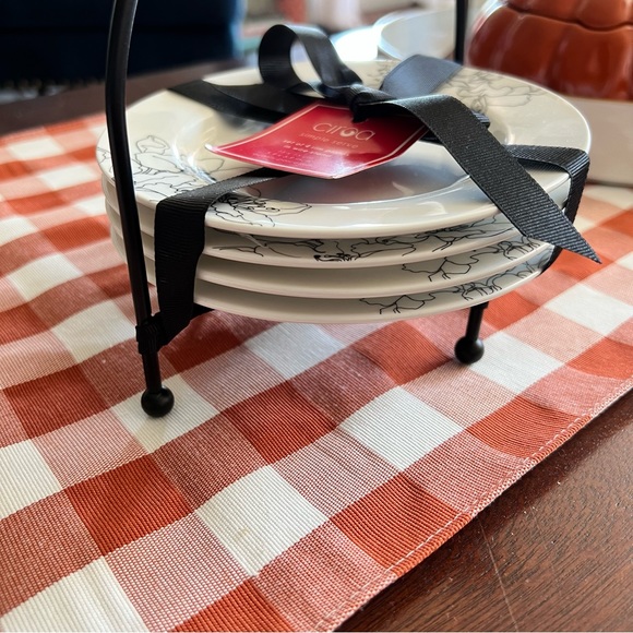 Set of 4 Plates with Wire Stand - Picture 2 of 3